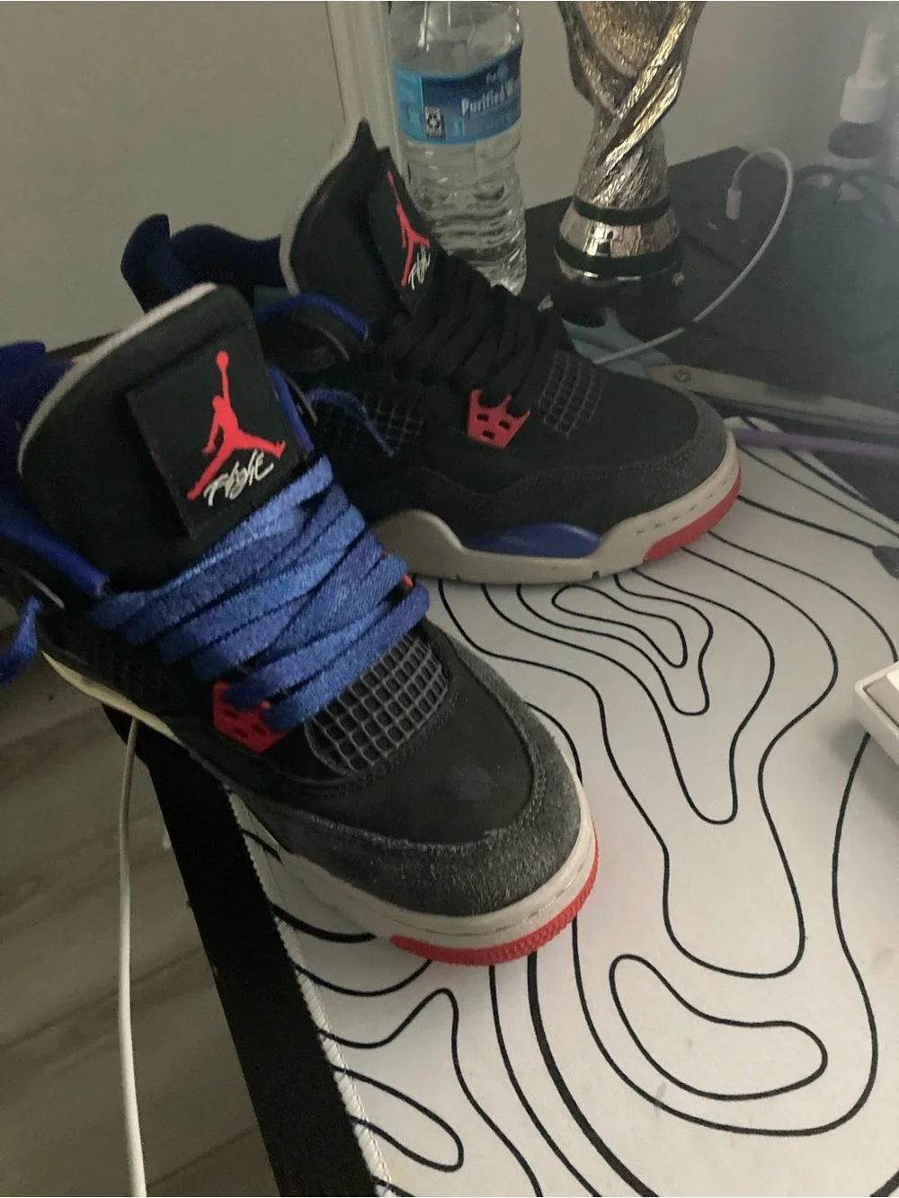 Jordan Men's Black and Red Retro Sneakers